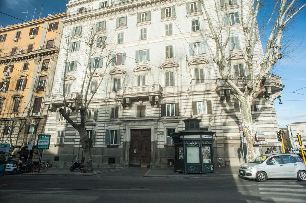 Crossing Roma 1 Hotel Exterior photo
